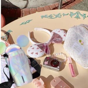 Mickey Mouse D100 Sling Bag by Corkcicle – Prismatic